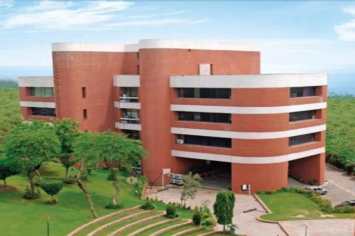 Universal Business School